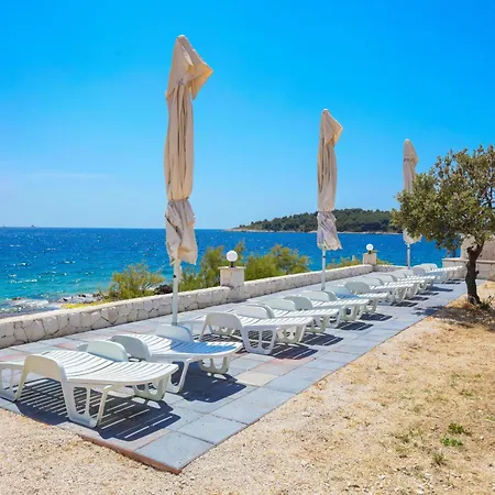 Zecevo Rtic 8366d 公寓