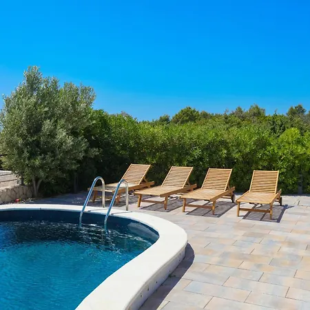 公寓 Zecevo Rtic 8366d 罗戈兹尼察