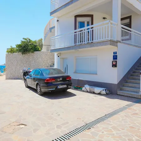 Zecevo Rtic 8366d 公寓 *