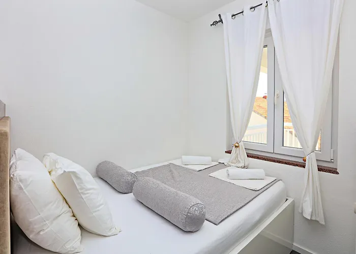 Zecevo Rtic 8366d * Rogoznica (Sibenik-Knin)